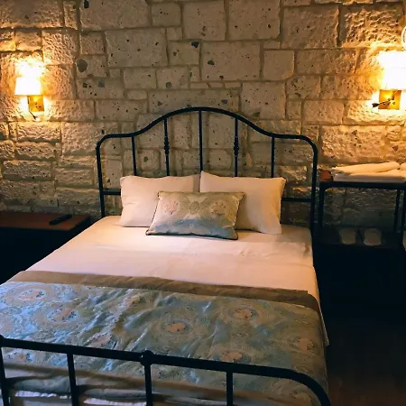 Demir Konak * Çeşme