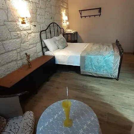 Demir Konak Çeşme
